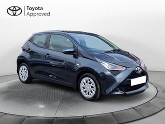 toyota aygo 1.0 vvt-i 72 cv 5 porte x-play del 2020 usata a latina