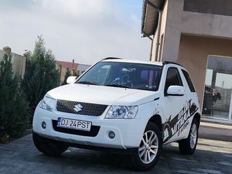 suzuki grand vitara scurt 3 usi 4x4 reductor piele key less navi craiova