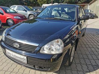 lada priora 1.6 benzin!végig vezetett sz.könyv ! 59.999 km!!! !navi.kihangosító.érintőkije