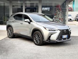 lexus nx 350h 2.5 premium 4wd 244cv e-cvt - 2022
