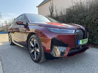 bmw ix xdrive40 74,1kwh mo-i.áfás. 2028 service inclusive . hud .masszázs ülés. harman kardon