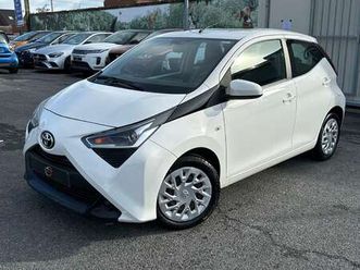 aygo 1.0i vvt-i / carplay / camera / clim