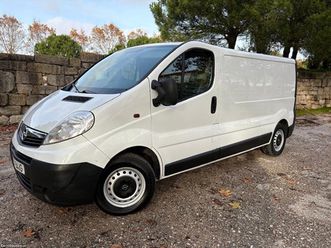 opel vivaro 2.0 cdti a/c setembro/14