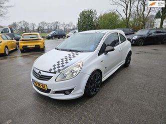 opel corsa - 1.4-16v opc look dikke uitstraling mooie 17 inch velgen met zgan banden dikke stereo met n