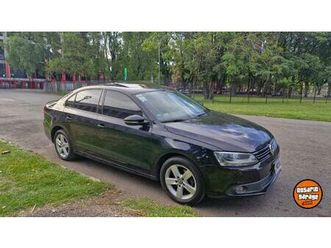 vento 2.5 luxury nafta tope de gama cuero titular