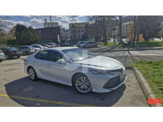 toyota camry 2.5 benz/hibrid drugi vlasnik