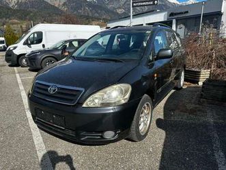 toyota avensis verso