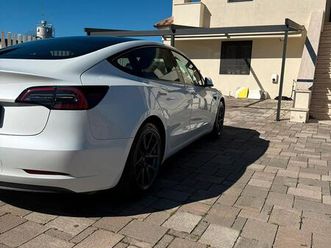 tesla 03/2023