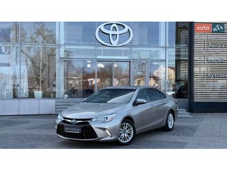 toyota camry 2016