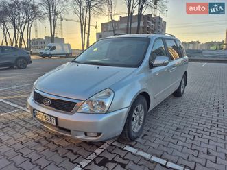 kia carnival 2012