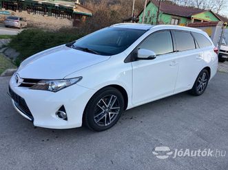 auris touring sports 2.0 d-4d active