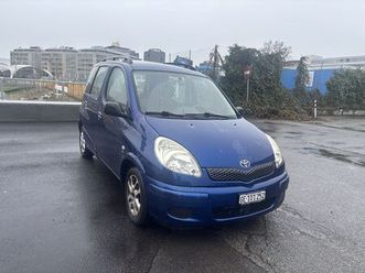 toyota yaris verso 2003 – roule bien – prix très intéressant