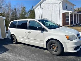 2012 dodge grand caravan 1 owner!