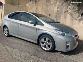 toyota prius 3 hybride hsd 137 ch crit’air 1