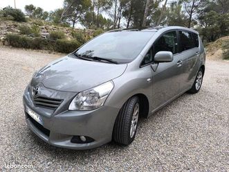 toyota verso 2.2 d-4d 150ch skyview edition 2012 etat impeccable