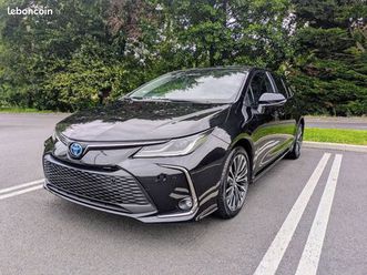 toyota corolla sedan 1.8l 140ch hybride [garantie]