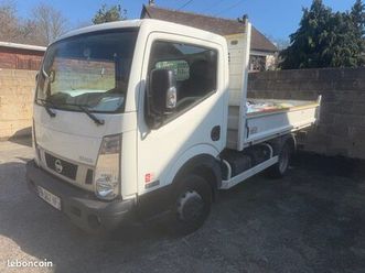 nissan nt 400