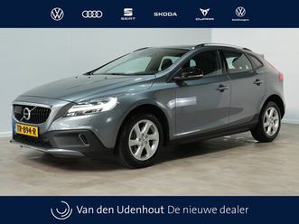 volvo v40 cross country - 1.5 t3 150pk automaat nordic navigatie camera standkachel stoelverw. acc 202