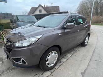 hyundai ix35 - zuverlässiger familien suv - 8 fach bereift