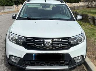 sandero 0.9 tce stepway essential 66kw stepway essential