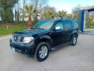 nissan pathfinder 2.5 dci 4x4 con ridotte 7p