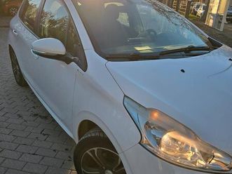 peugeot 208 1.2 benzina 82cv 169.000 km