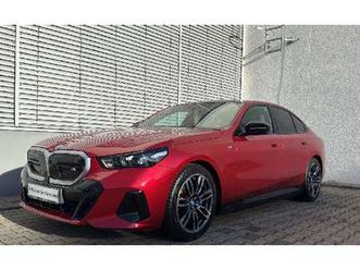 bmw i5 m60 xdrive /pano/autobahnassistent/b&w