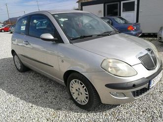 lancia y 1,2, 2004 god.