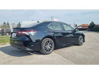 toyota camry 2,5 hibrid executive, 2022 god.