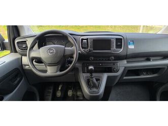 opel vivaro 2021. god, 9 mjesta, automatska dvozonska klima, produžena verzija