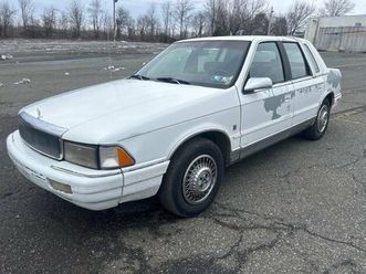 1990 chrysler lebaron lx sedan
