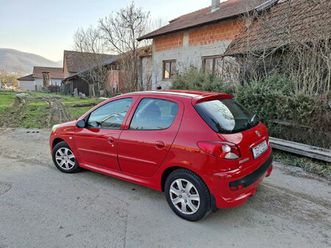 peugeot 206+ 1.4 benzin, dva seta guma, veliki i mali servis..