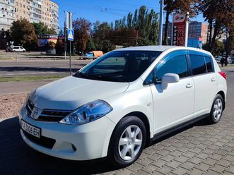 nissan tiida 2010