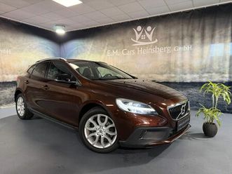 volvo v40 crosscountry momentum auto. navi led r.kam