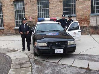 ford crown victoria p71 police interceptor