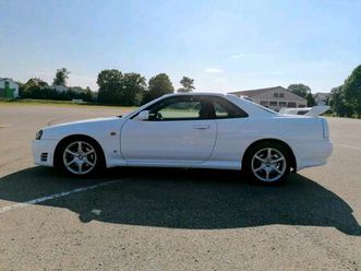 nissan skyline r34 gt-t