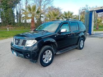 nissan pathfinder 2.5 dci 4x4 con ridotte 7p