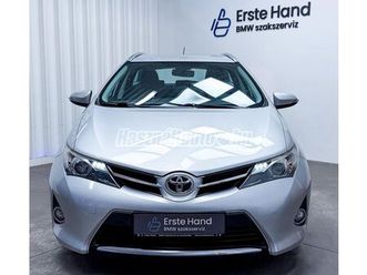 toyota auris touring sports 1.4 d-4d active szervízelve. kamera. 2 db. gyári kulcs