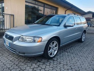 volvo v70 2.4 d5 sport awd omologata 7 posti