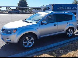 outlander 2.0 di-d 7 posti