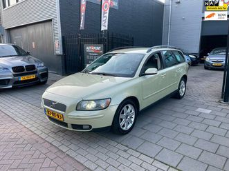 volvo v50 - 2.0d summum 180pk 2e eigenaar trekhaak airco nap apk