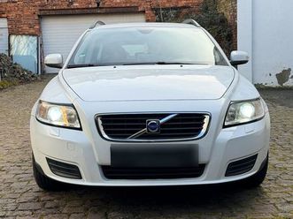 volvo v50 2009 || 1.6 diesel || 08/2027 tuv