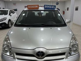toyota corolla verso 2.2 136cv