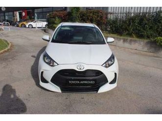 toyota yaris cross 1.5 hybrid 5p. e-cvt active del 2025 usata a roma