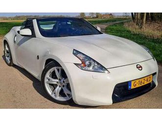 nissan 370z - 3.7 v6/338pk/aut/7 traps/xenon/navi/recaro/nismo/top
