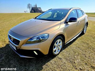 volvo v40 cross country