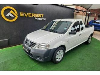 2022 nissan np200 1.6 a/c safety pack