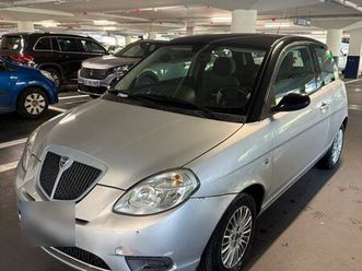 lancia ypsilon oro