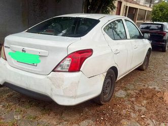 nissan versa 1.0 12v flexstart 4p mec. 2017