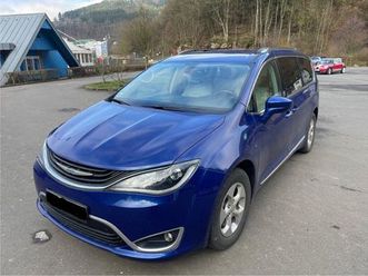 plug-in hybrid touring l...